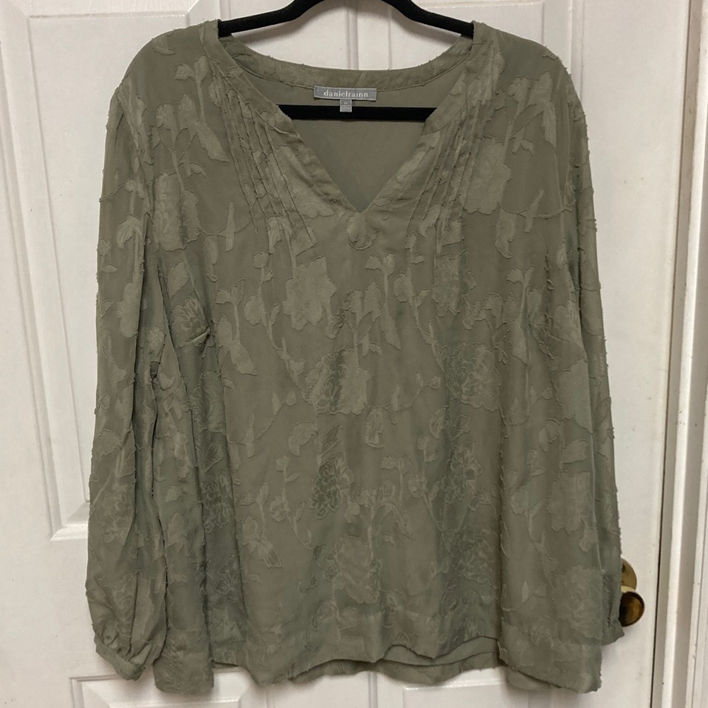 Daniel Rainn Sage Textured Blouse